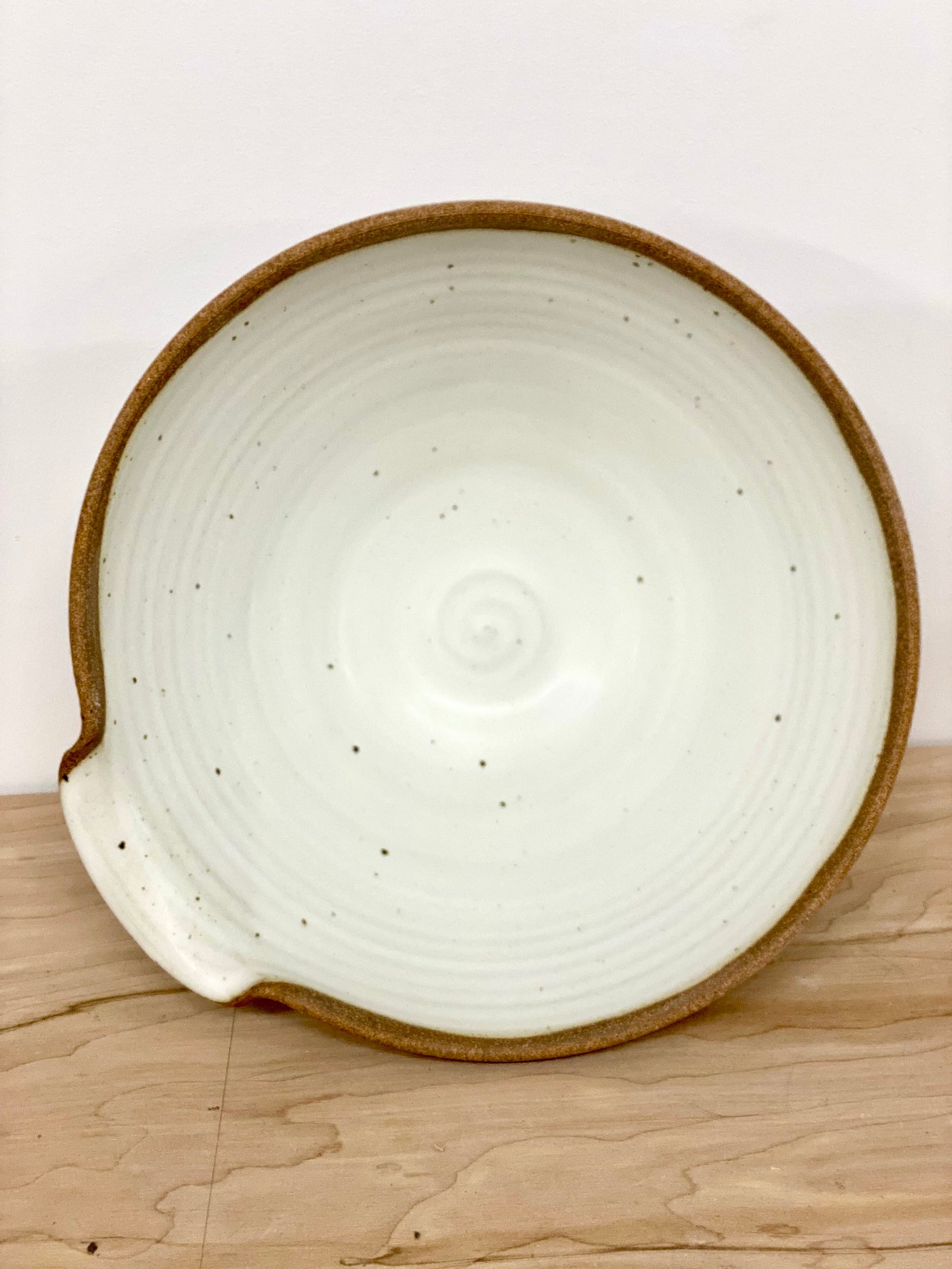 SPOUTED MIXING BOWL