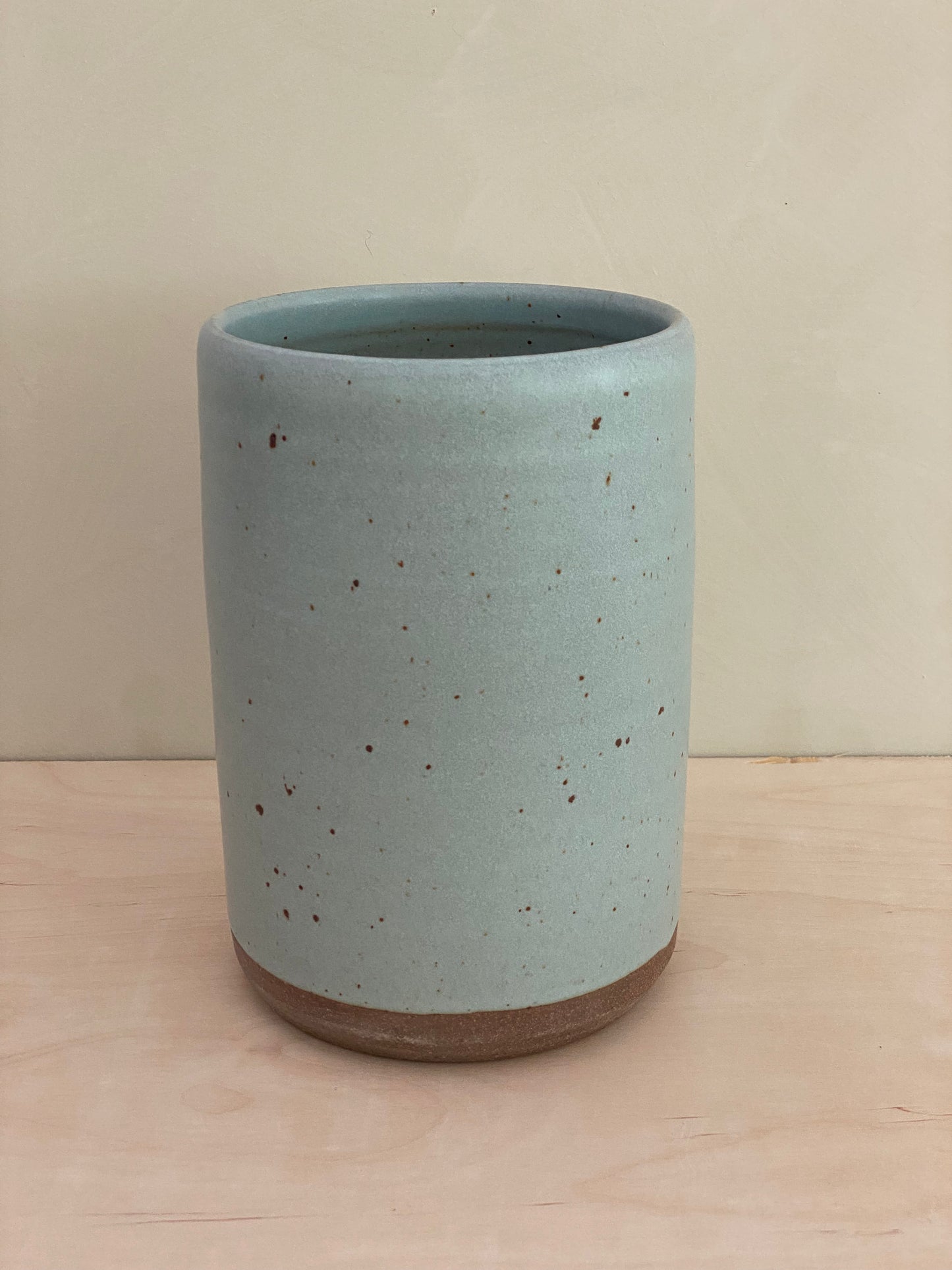 UTILITY VASE