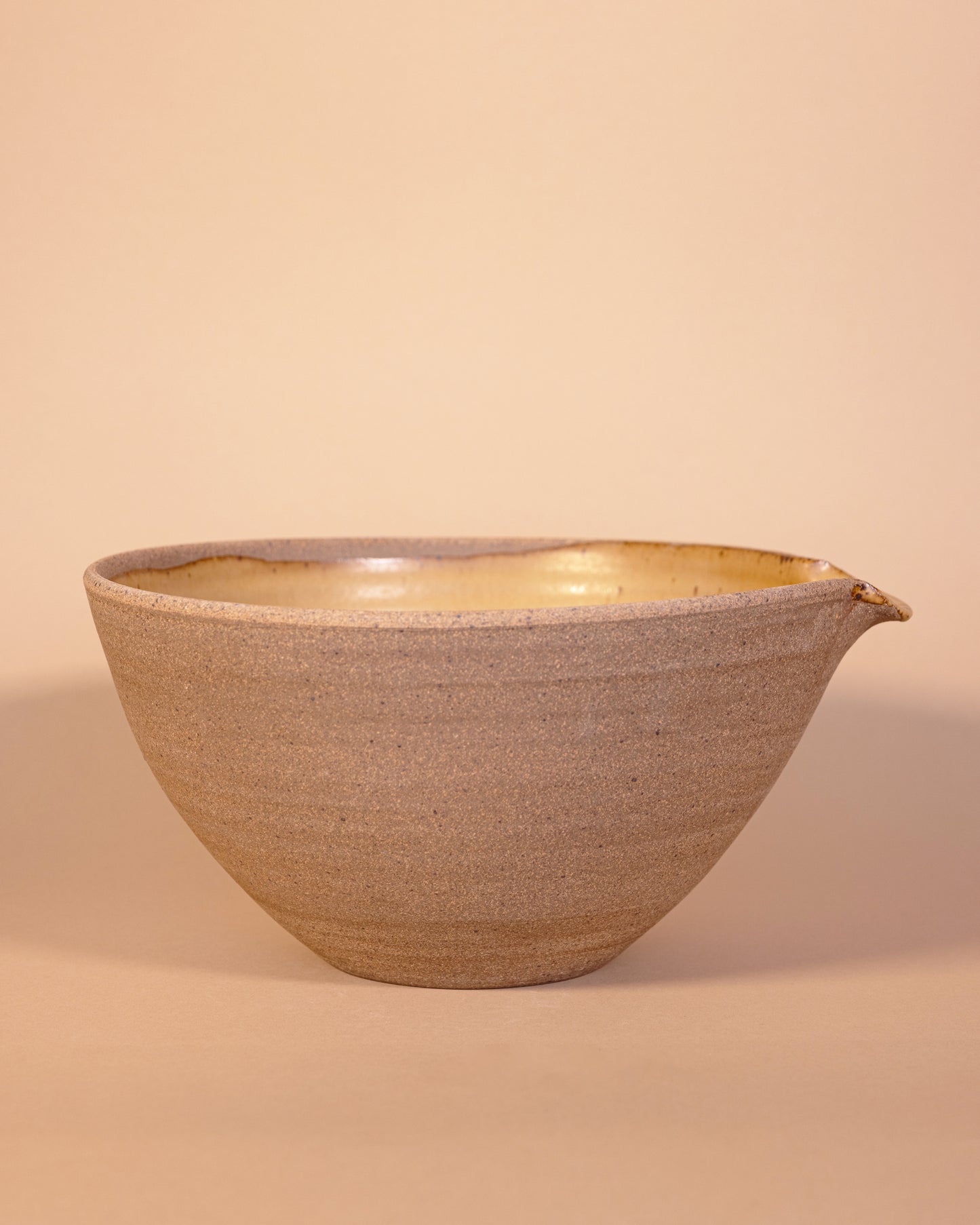 SPOUTED MIXING BOWL