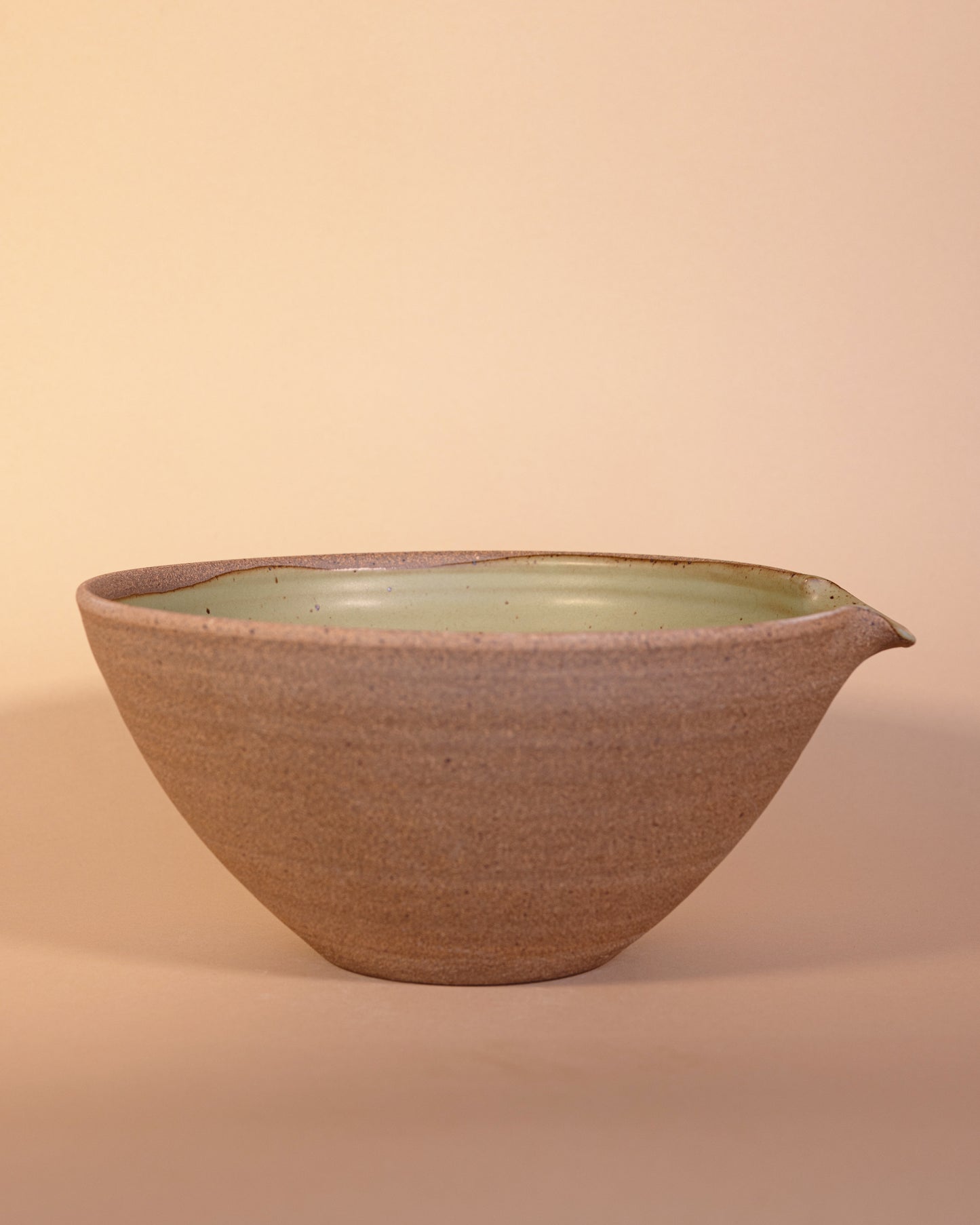 SPOUTED MIXING BOWL
